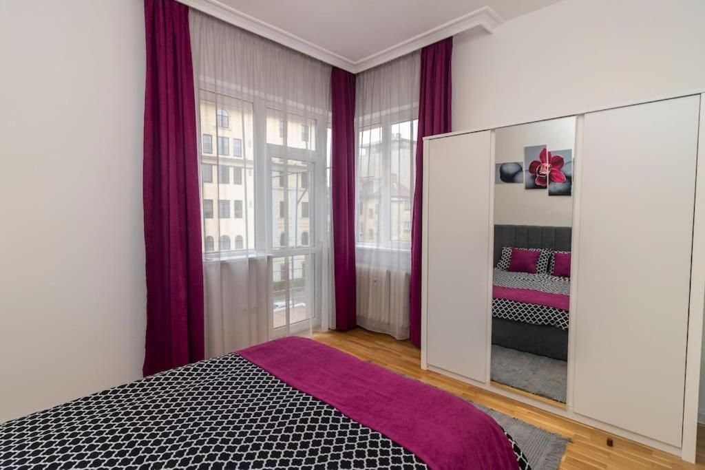 Spacious Aristocratic Apt. With A Colourful View Sofia Exterior photo
